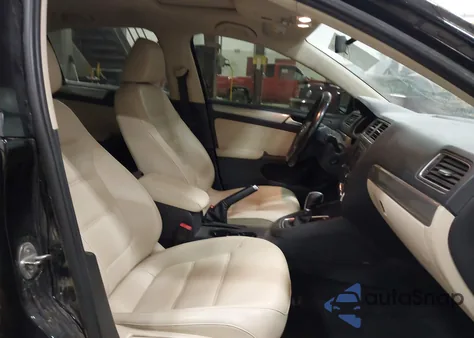 2017 Volkswagen Jetta 1.4T Se from USA, damaged, VIN 3VWDB7AJ5HM394693